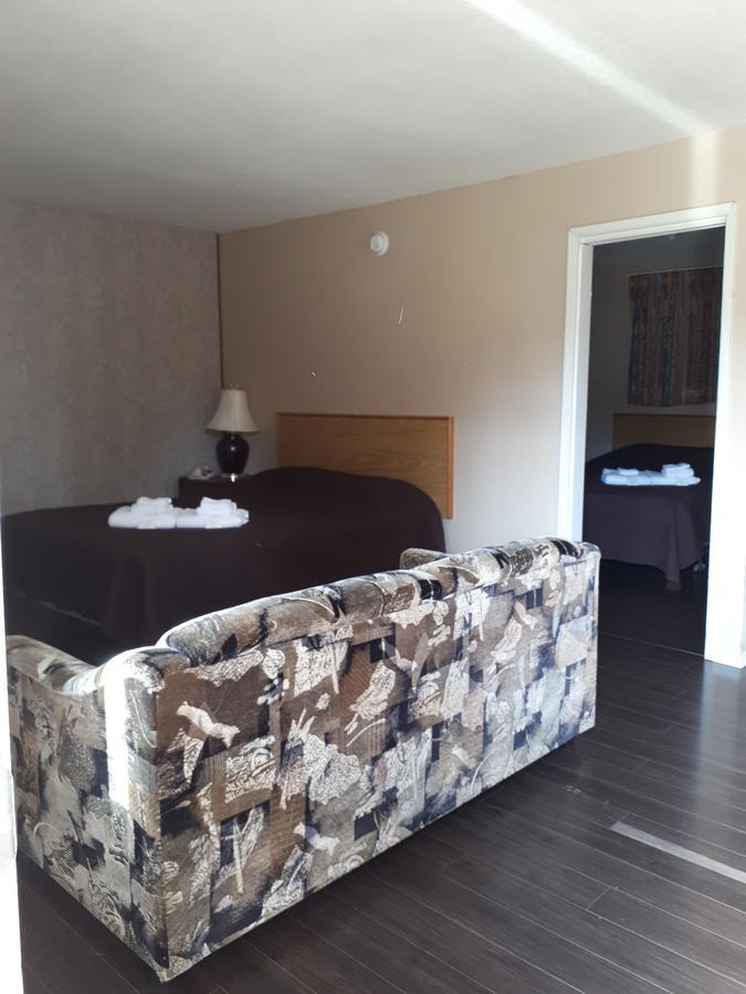 Travellers Rest Motel Salmon Arm Dış mekan fotoğraf