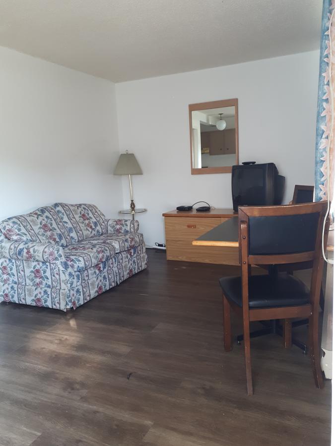 Travellers Rest Motel Salmon Arm Dış mekan fotoğraf