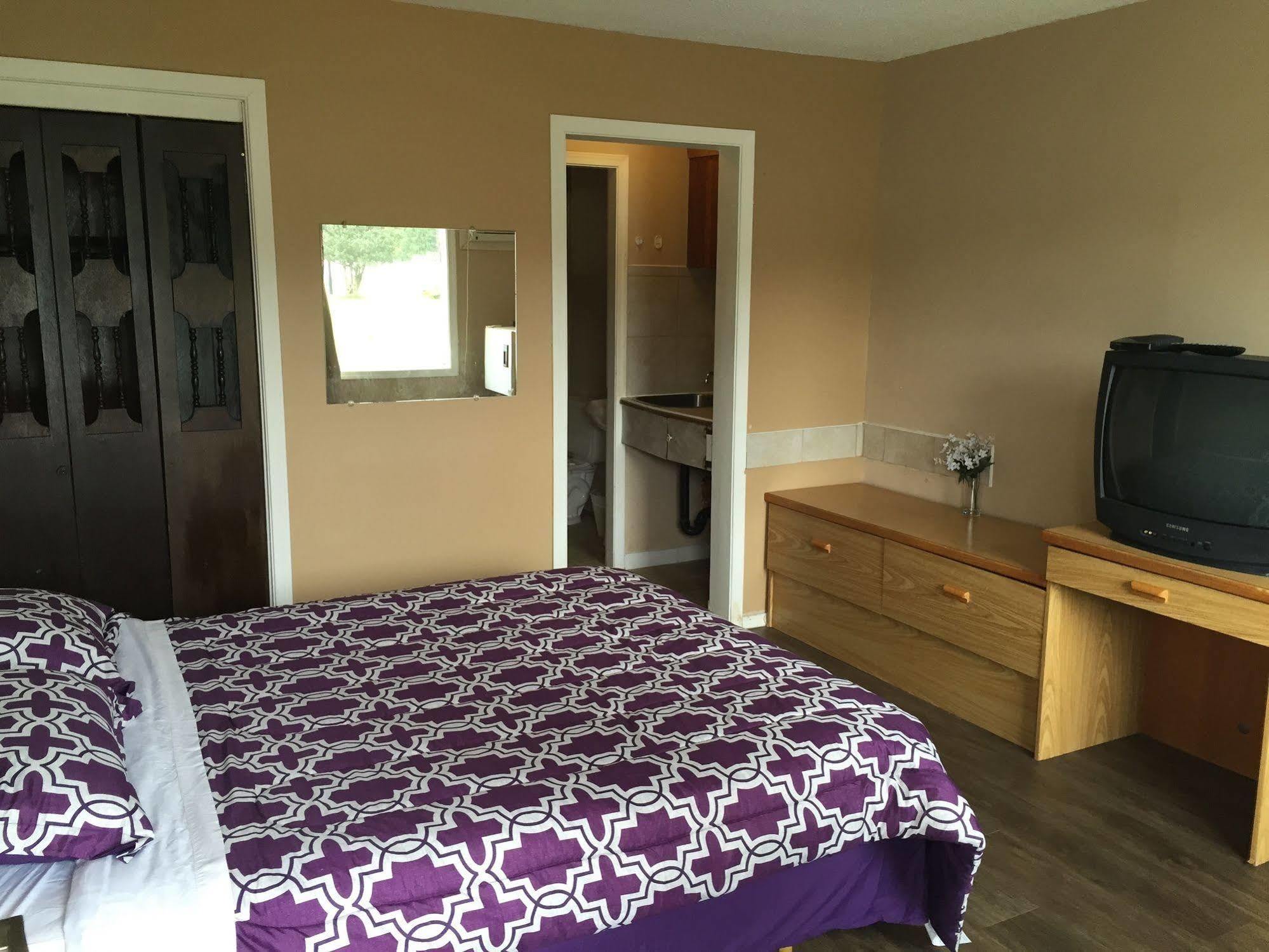 Travellers Rest Motel Salmon Arm Dış mekan fotoğraf